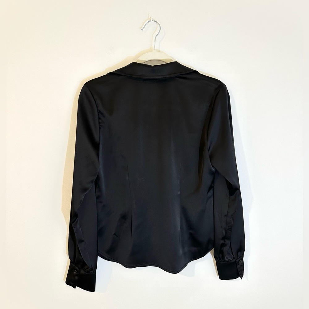 Sanctuary Ruched Satin V-Neck - Picture 2 of 2